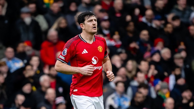 Harry Maguire (7,6/10): Bị Xavi Simons gây ra một vài khó khăn nhưng vẫn đứng vững và bảo toàn mành lưới.