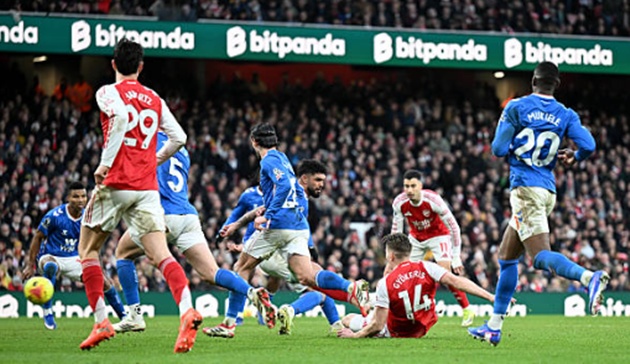 Gyokeres nhân đôi cách biệt cho Arsenal.