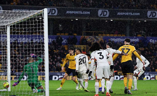 Wolves chỉ có thể gỡ lại 1 bàn.