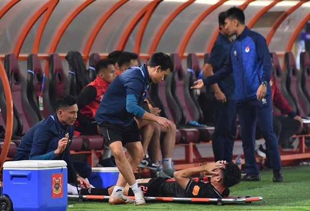 Nguyễn Th&aacute;i Sơn đ&atilde; phẫu thuật th&agrave;nh c&ocirc;ng sau chấn thương.