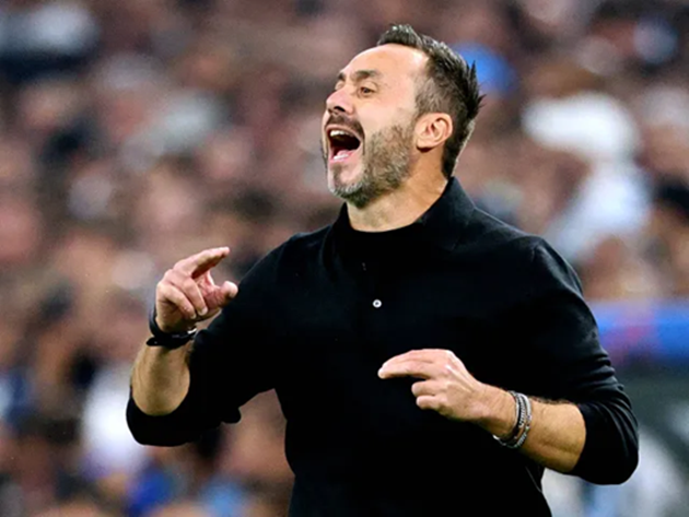 HLV De Zerbi v&agrave; c&aacute;c học tr&ograve; sẽ đối đầu với thử th&aacute;ch thật sự tại Paris.