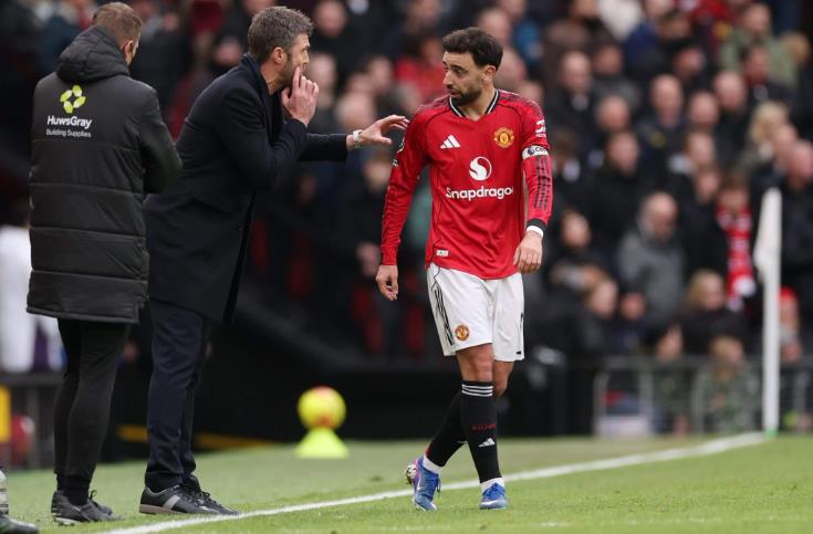 Kh&ocirc;ng như Amorim, Carrick trao cho Fernandes sự tự do.