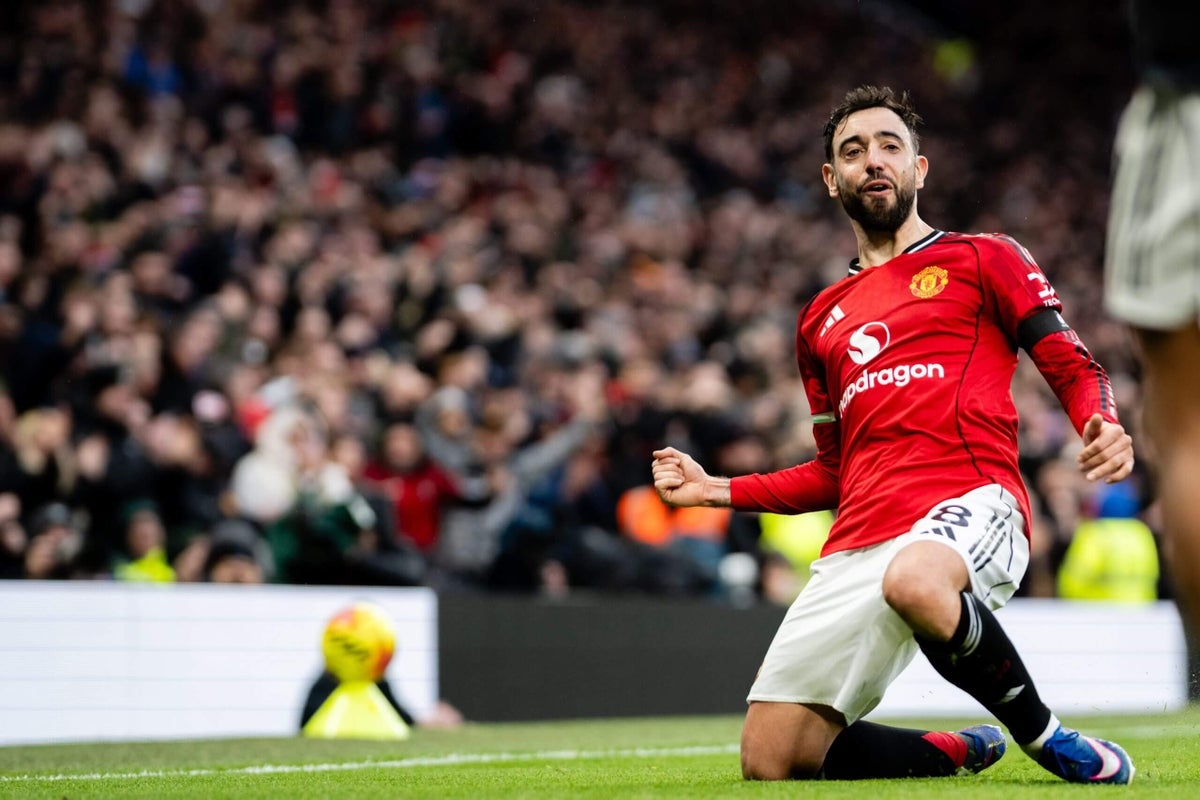Bruno Fernandes tỏa s&aacute;ng trước Tottenham.