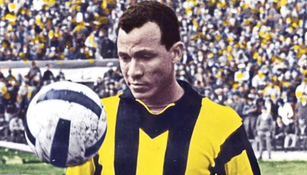 Alberto Spencer l&agrave; huyền thoại của b&oacute;ng đ&aacute; Ecuador.