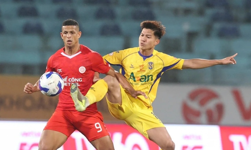 Ảnh bài viết SLNA 10 người nhấn chìm Thể Công Viettel tại Hàng Đẫy