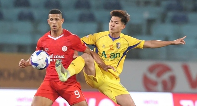 Viettel thua bất ngờ trước SLNA.