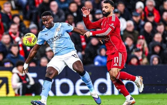 Ảnh bài viết Tranh cãi pha Guehi phạm lỗi lộ liễu với Salah