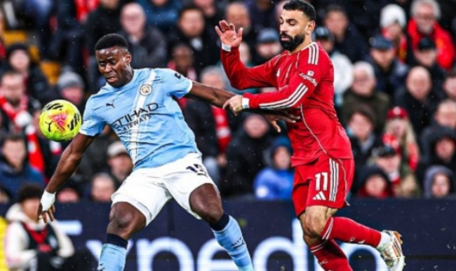 Ảnh bài viết Tranh cãi pha Guehi phạm lỗi lộ liễu với Salah