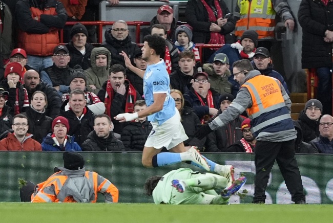 Matheus Nunes - 7.2 điểm: Thi đấu năng nổ bên hành lang cánh phải. Chính nỗ lực đột phá của anh ở cuối trận đã buộc Alisson phạm lỗi, mang về quả phạt đền quyết định cho Haaland.