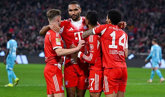 Ảnh bài viết Bayern hủy diệt Hoffenheim 10 người bằng hattrick của Diaz