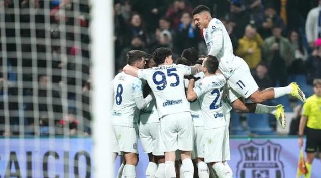 Ảnh bài viết Dimarco lập hat-trick kiến tạo, Inter bỏ xa Milan 8 điểm