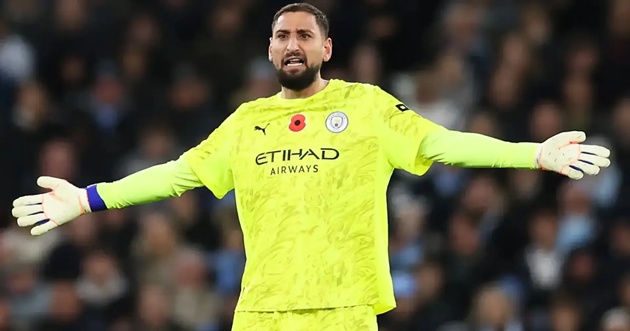 Carragher ca ngợi Donnarumma.