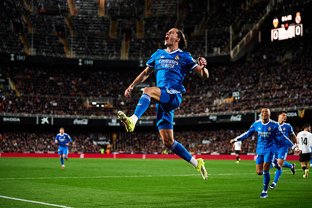 Carreras góp công lớn giúp Real Madrid giành trọn 3 điểm.