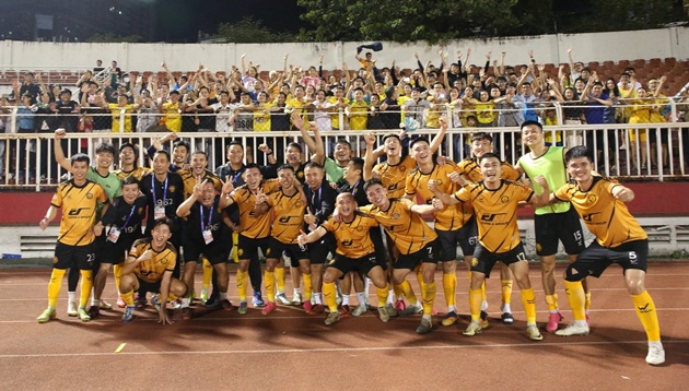 Ảnh bài viết Bầu Đệ thưởng nóng Thanh Hóa 300 triệu hạ Công an TP.HCM