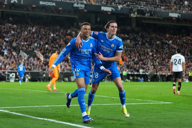 Mbappe khiến CĐV Valencia im tiếng với m&agrave;n thể hiện đẳng cấp.