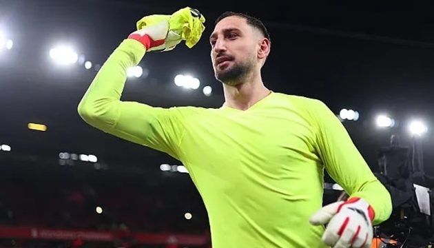Donnarumma khiến làng túc cầu Châu Âu chao đảo bởi pha cứu thua xuất thần.
