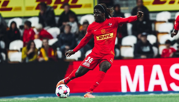 Ảnh bài viết Man Utd và Arsenal tranh "Essien mới" giá 25 triệu euro