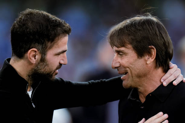 Cesc Fabregas v&agrave; Antonio Conte từng c&oacute; thời gian l&agrave;m việc c&ugrave;ng nhau ở Chelsea.