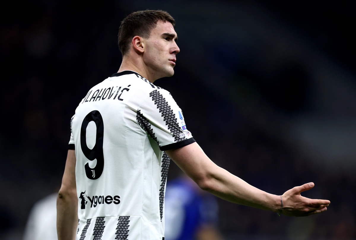 Ảnh bài viết Yêu cầu lương "trên trời", Vlahovic đẩy AC Milan vào thế khó