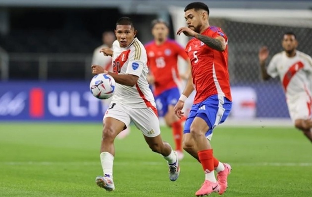 Chile l&agrave; địch thủ số 1 của Peru.