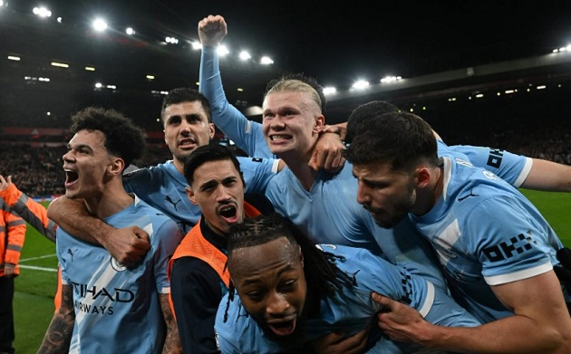 Ảnh bài viết Martin Keown lý giải việc Arsenal hưởng lợi khi Man City thắng