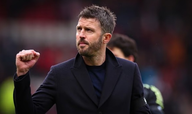 Ảnh bài viết Ferdinand tranh cãi với Roy Keane về tương lai Carrick