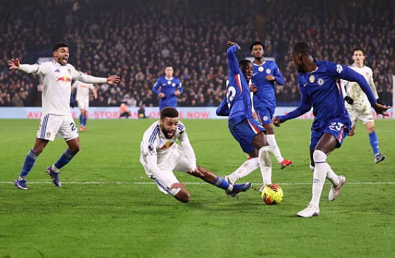 Chelsea đ&aacute;nh rơi chiến thắng 1 c&aacute;ch đầy đ&aacute;ng tiếc.