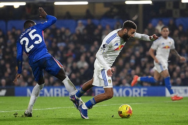 Ảnh bài viết Rosenior trách Caicedo ra quyết định tồi trước Leeds