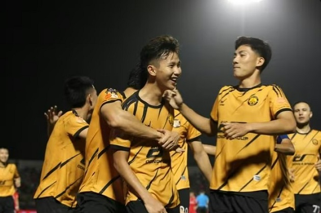 Tinh thần chiến đấu của c&aacute;c cầu thủ Thanh H&oacute;a đ&atilde; vượt l&ecirc;n mọi kh&oacute; khăn. 