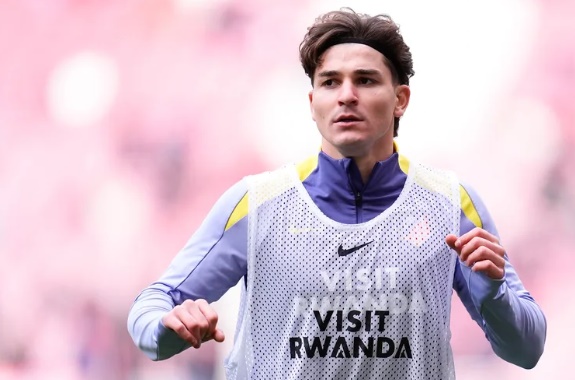 Chelsea đang d&agrave;nh sự quan t&acirc;m đặc biệt cho Alvarez.