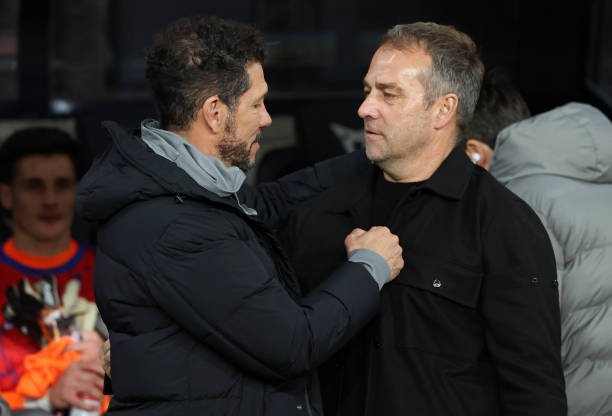 Diego Simeone c&oacute; th&agrave;nh t&iacute;ch đối đầu kh&ocirc;ng tốt với Hansi Flick khi chỉ gi&agrave;nh được 1 chiến thắng, 2 trận h&ograve;a v&agrave; 4 thất bại ở 7 lần so t&agrave;i.