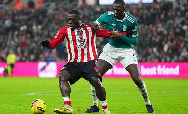 Ibrahima Konate - 7.7: Anh đã có một pha cản phá xuất sắc để ngăn chặn Brian Brobbey ngay từ đầu trận và chắc chắn sẽ hài lòng vì đã hóa giải được mối đe dọa từ tiền đạo người Hà Lan.