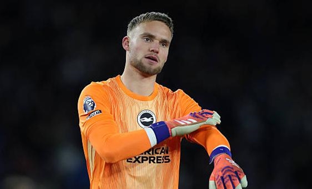 Bart Verbruggen được Chelsea và Bayern Munich quan tâm.