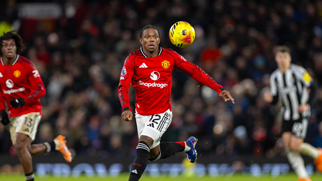 Ảnh bài viết Sunderland nhắm chiêu mộ Malacia miễn phí