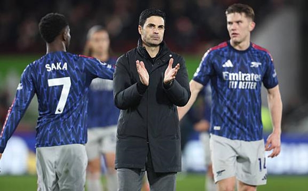 Mikel Arteta thừa nhận Arsenal gặp kh&oacute; khăn với Brentford.