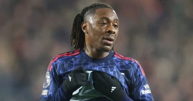 Eze gây thất vọng ở trận Brentford.