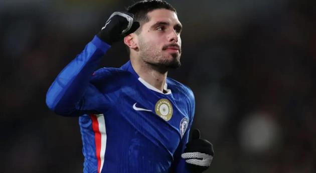 Neto hạnh ph&uacute;c với c&uacute; hat-trick.