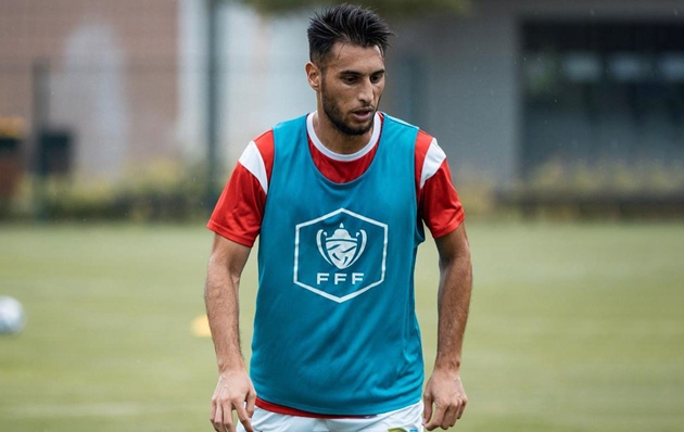 Mouillon đang muốn về V-League chơi bóng.