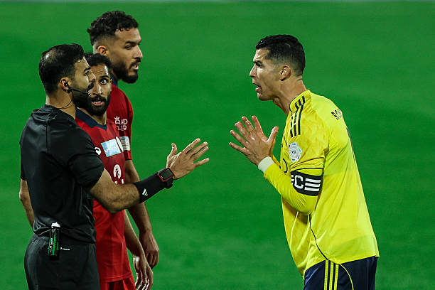 Cristiano Ronaldo cho rằng PIF đ&atilde; thi&ecirc;n vị Al Hilal so với Al Nassr.