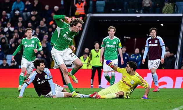 Nick Woltemade ghi bàn ấn định chiến thắng cho Newcastle United.