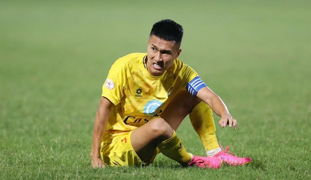 Doãn Ngọc Tân và các đồng đội tại Thanh Hóa gặp khó khăn về tài chính.