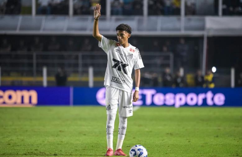 Robinho Jr có tiềm năng to lớn.