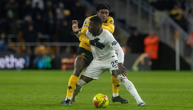 Ảnh bài viết Valencia ngả mũ thán phục tài năng của Moises Caicedo