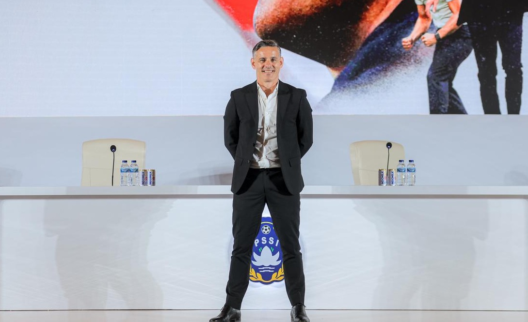 John Herdman đã gây bất ngờ khi xuất hiện ở giải hạng dưới.