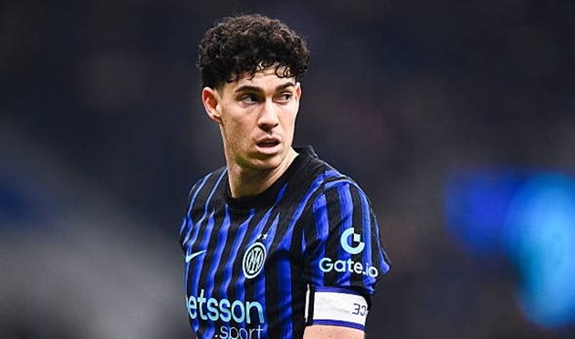 Alessandro Bastoni nằm trong tầm ngắm của Arsenal.