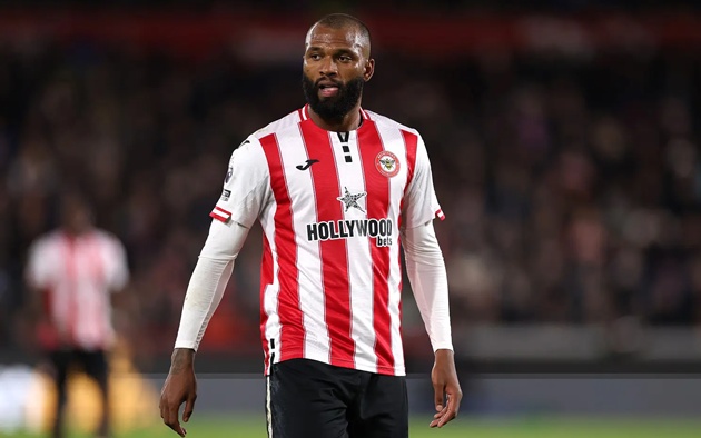 Tiền đạo Brazil cho thấy khả năng săn b&agrave;ng tốt hơn Joao Pedro.