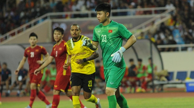 Đ&agrave; Nẵng t&iacute;nh chuyện mượn thủ m&ocirc;n Văn Toản.