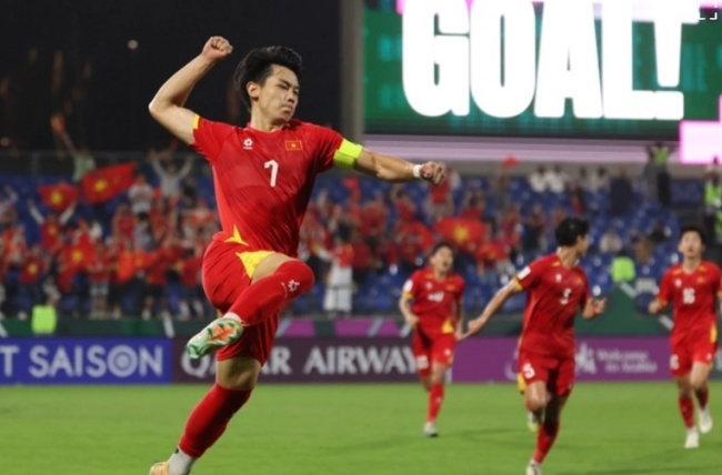 Đình Bắc cùng dàn sao U23 Việt Nam gặt hái thành công.