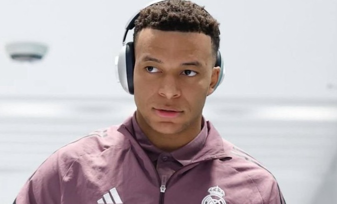 Mbappe sẵn sàng ra sân trước Benfica.