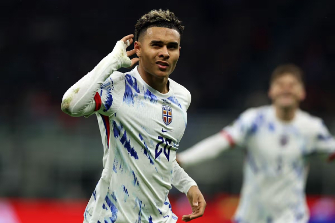 Arsenal đại chiến Tottenham vì Antonio Nusa.